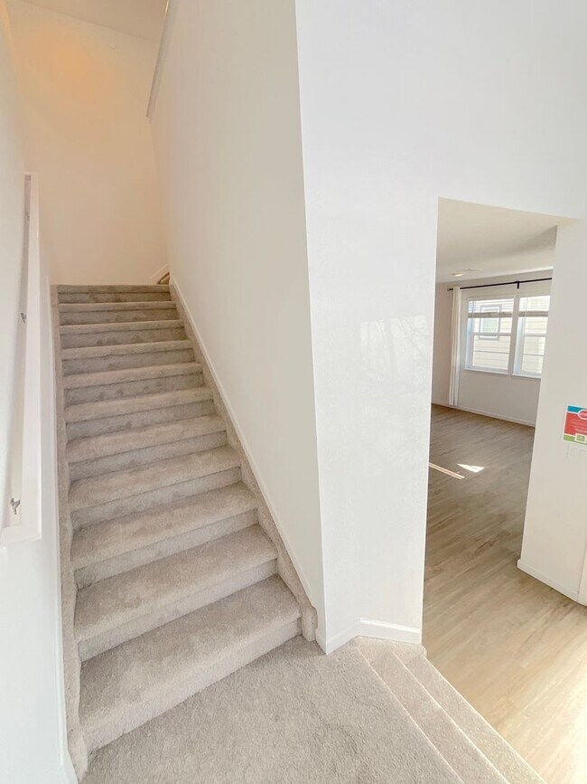 Building Photo - 3 Bedroom Townhome Available Near Voyager Pkwy & Interquest Pkwy!