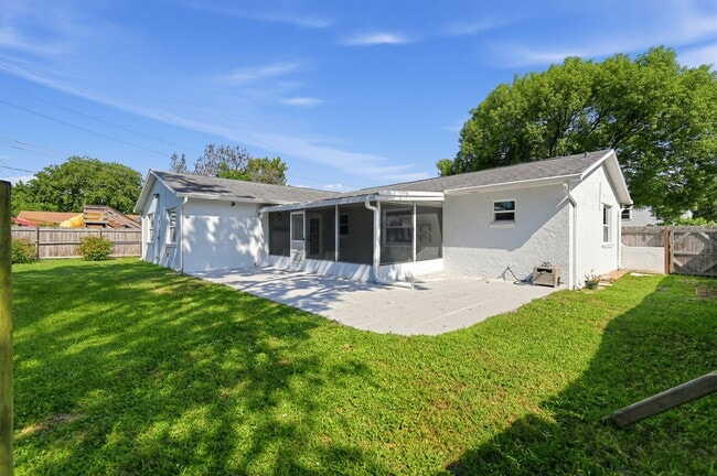Building Photo - 855 Westport Dr