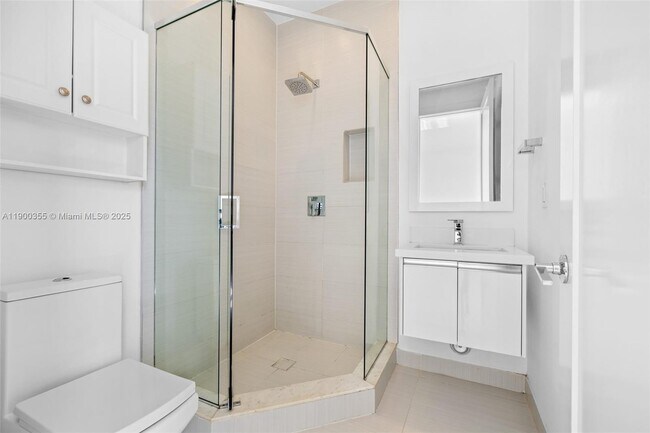 Building Photo - 6400 NW 105th Pl