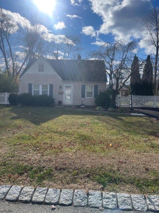 Building Photo - 16 Brookside Ave