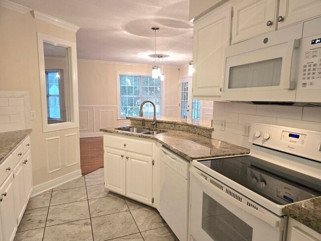 Building Photo - 10017 Foxrun Rd