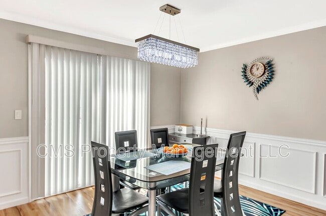 Building Photo - 22 Hickory Ct