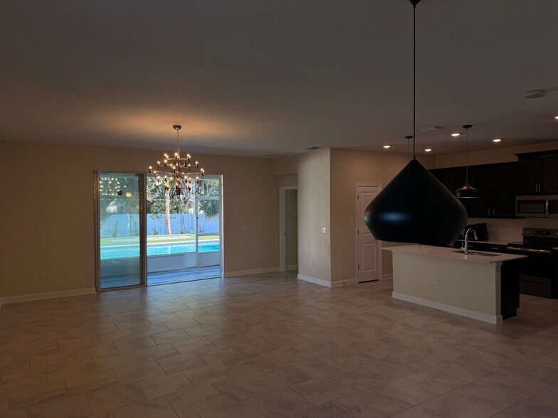 Building Photo - 4452 Seven Canyons Dr