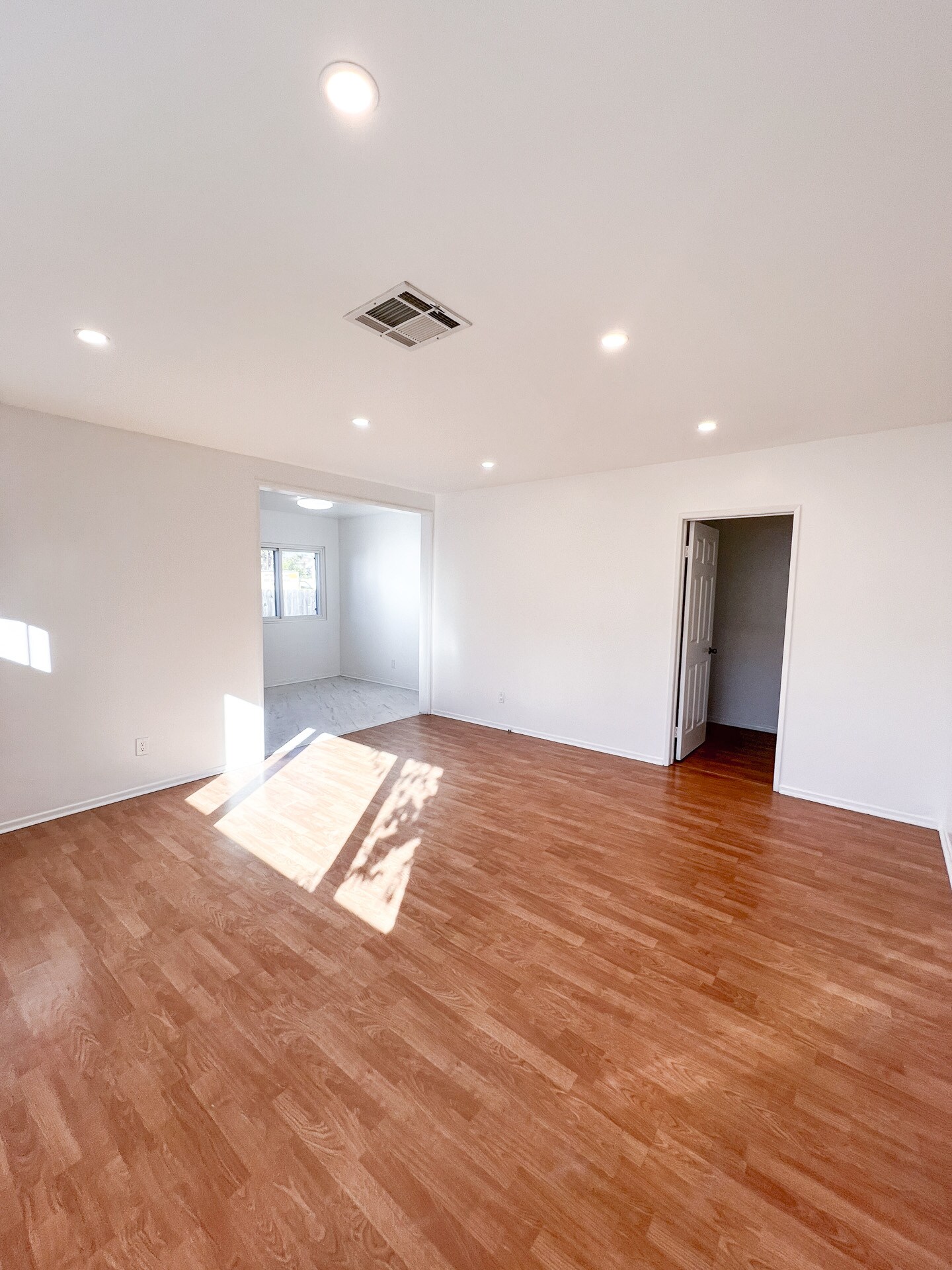 Building Photo - 10447 Cantara St