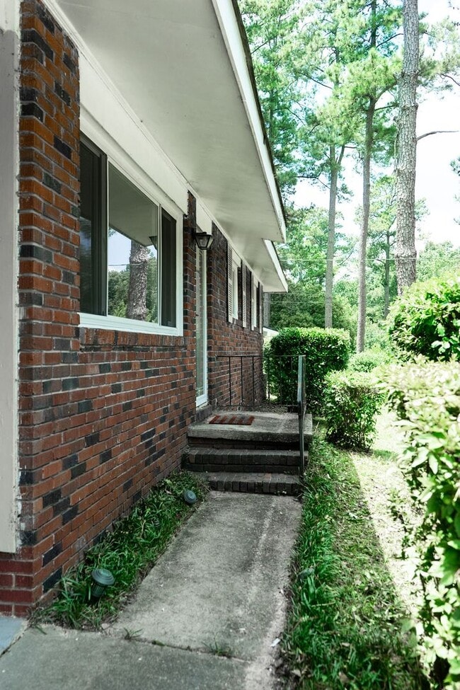 Building Photo - 3336 Oakridge Dr