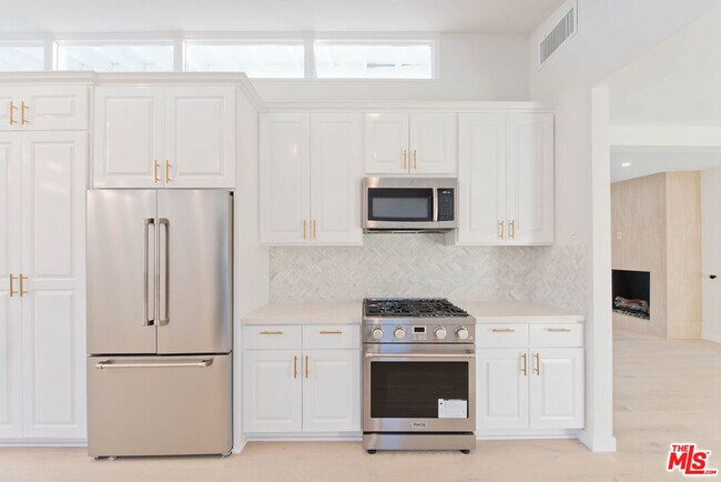 Building Photo - 645 Walther Way