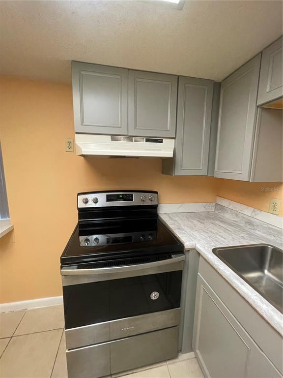 Building Photo - 549 Fairways Dr