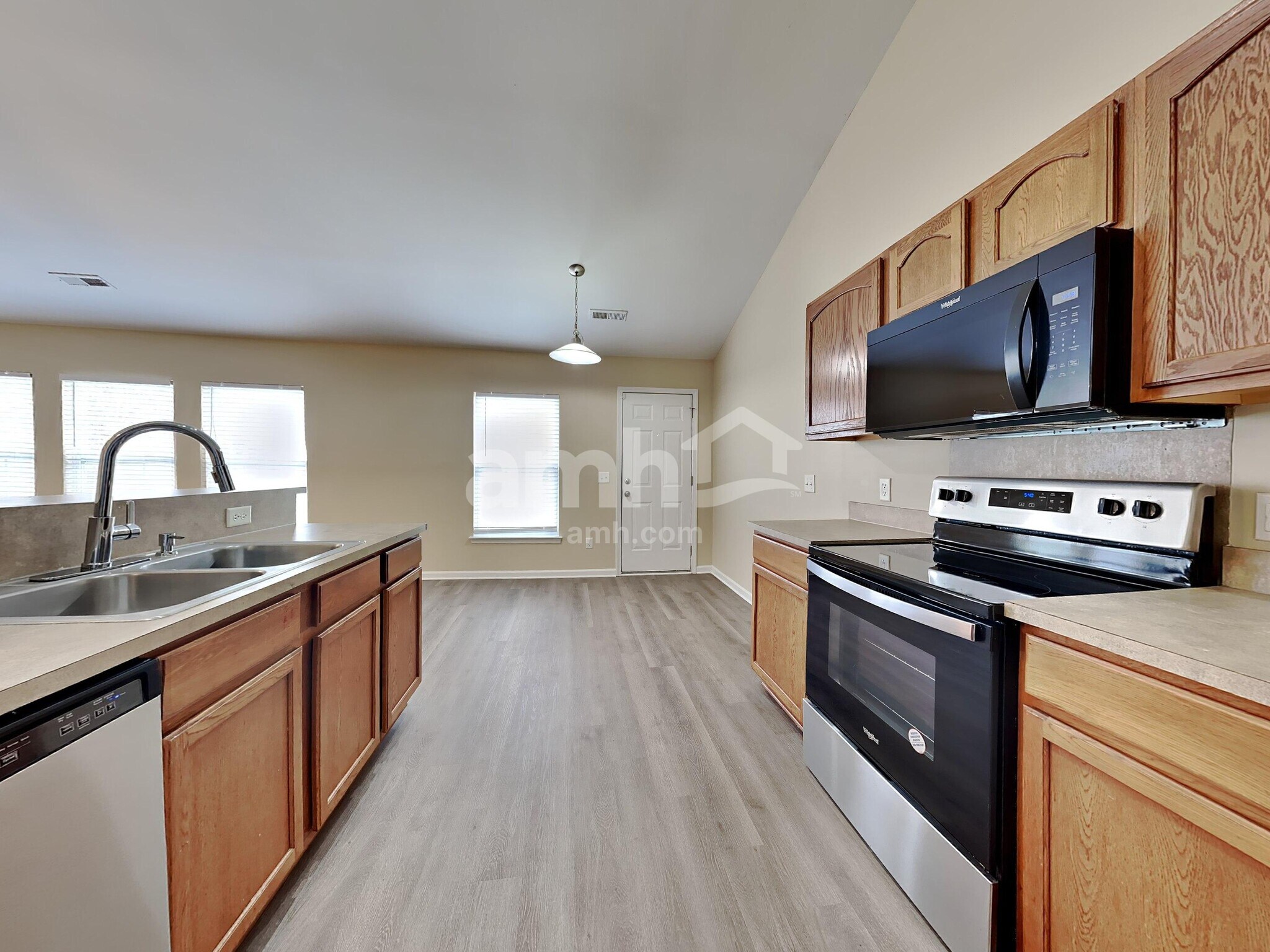 Building Photo - 425 Watershed Dr