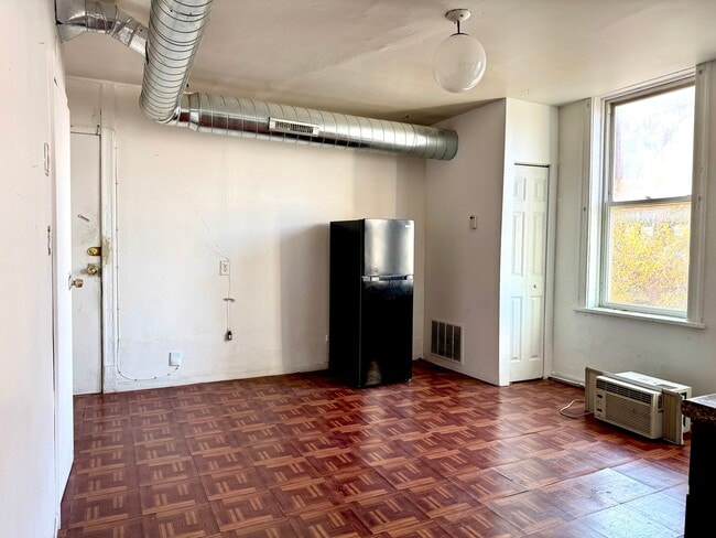 Building Photo - 3623 W North Ave