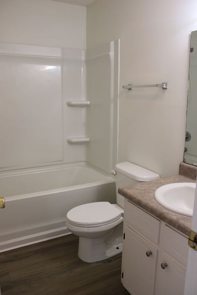 Building Photo - Charming Duplex in Havelock