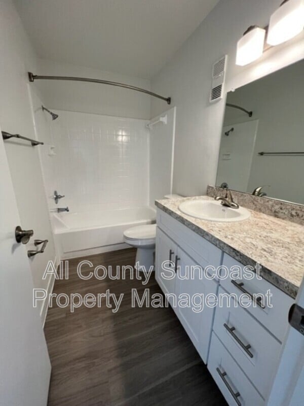 Building Photo - 1830 Dr M.L.K. Jr St N