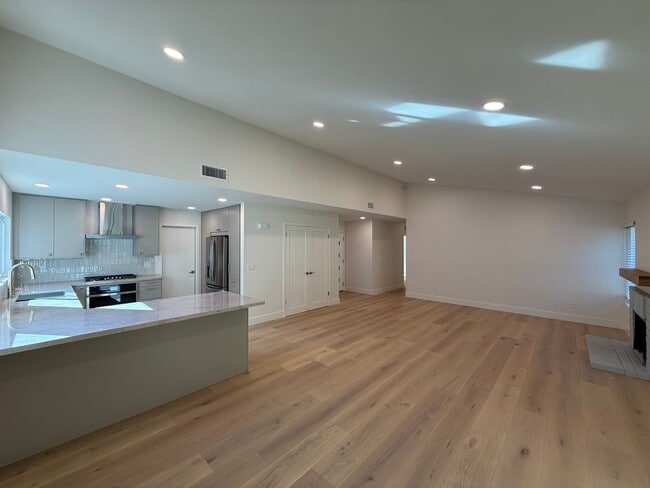 Building Photo - Newly remodeled 3B/2BA Home in Rancho Ponderosa!