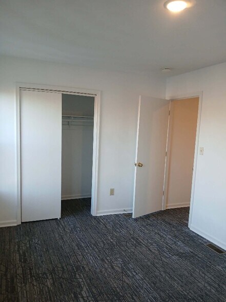 Building Photo - 2403 Roanoke Ave