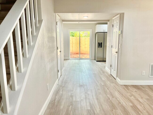 Building Photo - 1340 N Hampton Rd