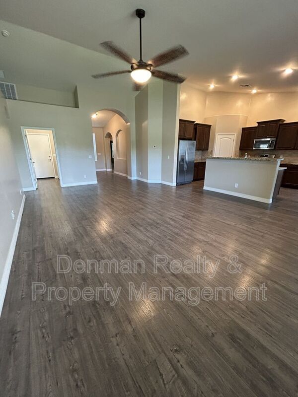 Building Photo - 4843 S Brice
