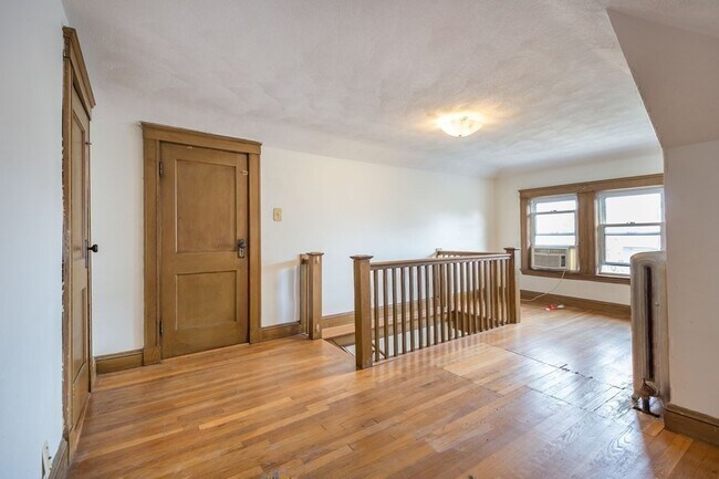 Building Photo - 72 Randolph St