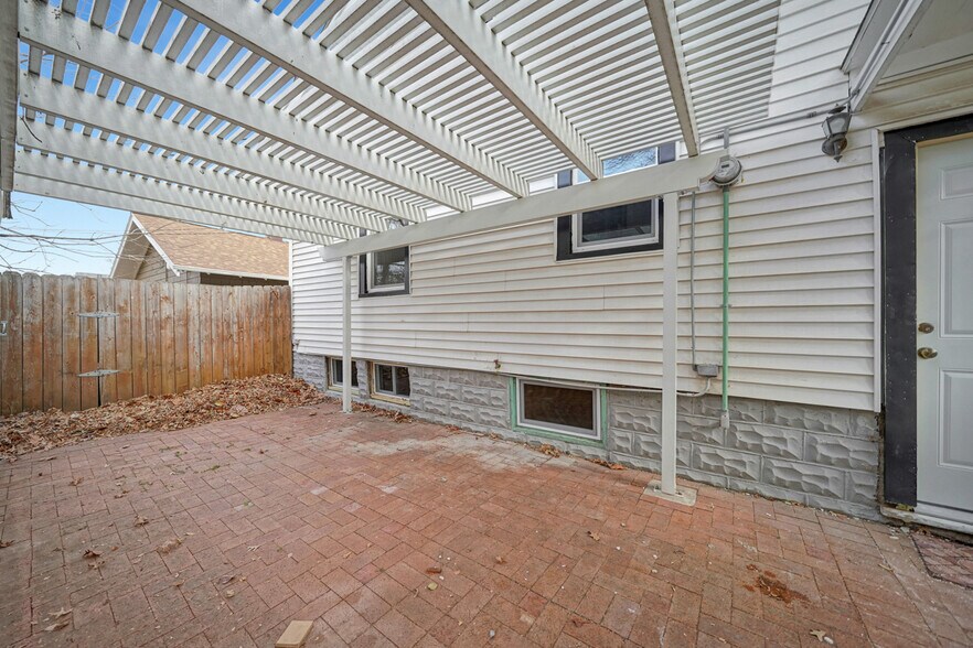 Building Photo - 3940 J St