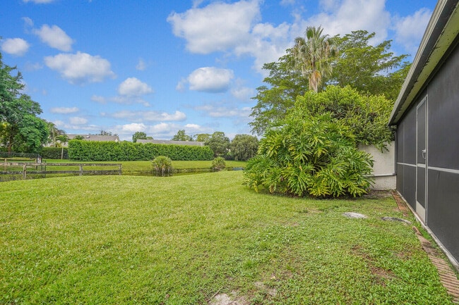 Building Photo - 12712 Spinnaker Ln