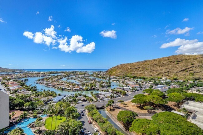 Building Photo - 531 Hahaione St