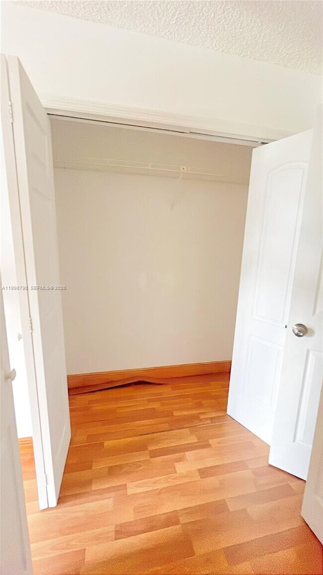 Building Photo - 1283 W 51st Pl