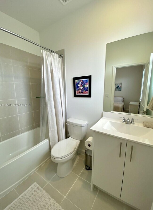 Building Photo - 2627 SE 28th Dr