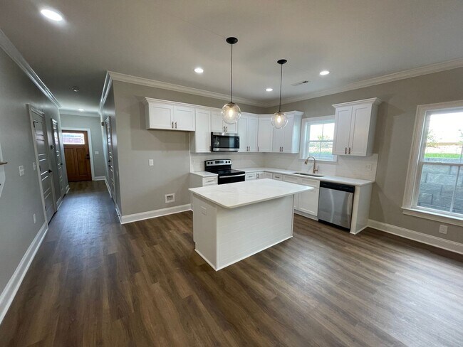 Building Photo - New 3/2.5 Townhouse in Downtown Rome $2,295