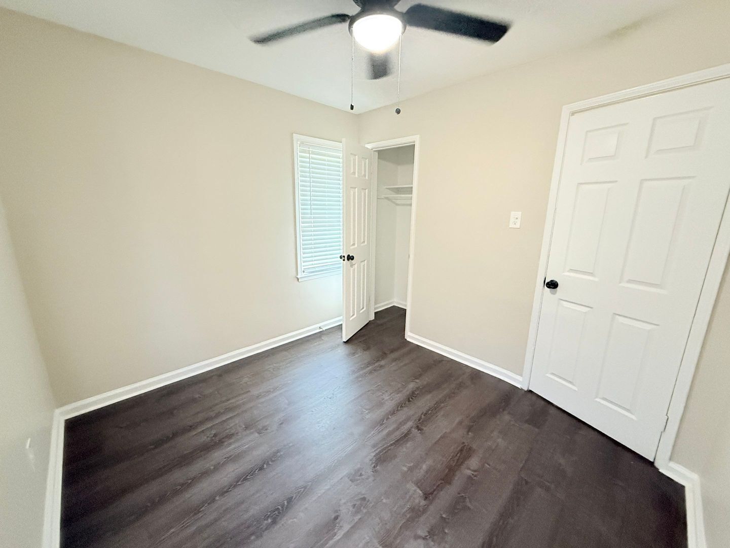 Building Photo - This beautifully updated 3-bedroom, 1-bath single-family home is ready for move-in!