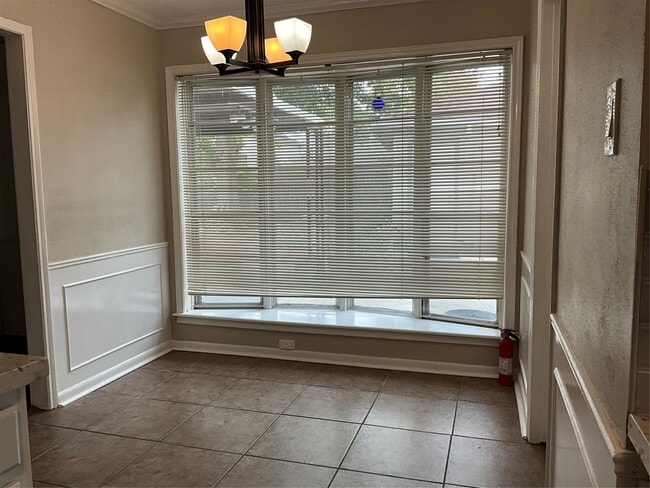 Building Photo - 12042 Sturdivant St