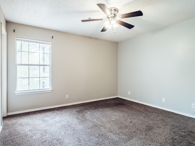 Building Photo - 7 Claypole Ln