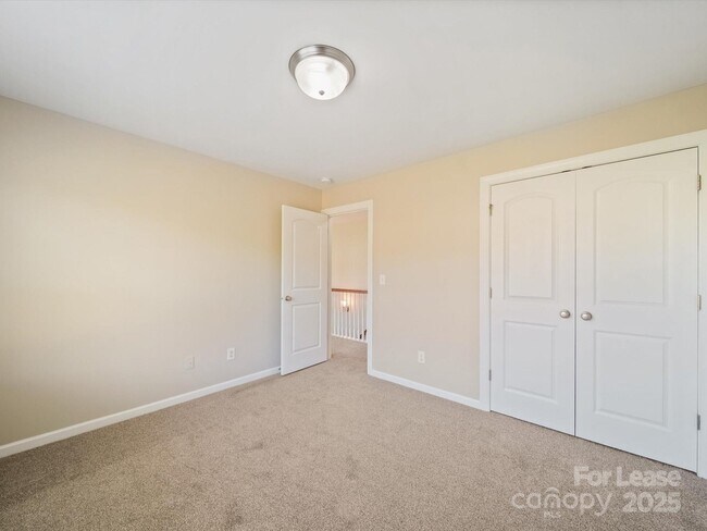 Building Photo - 10205 Falling Leaf Dr NW