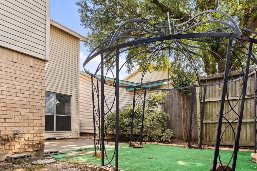 Building Photo - 421 San Mateo Dr