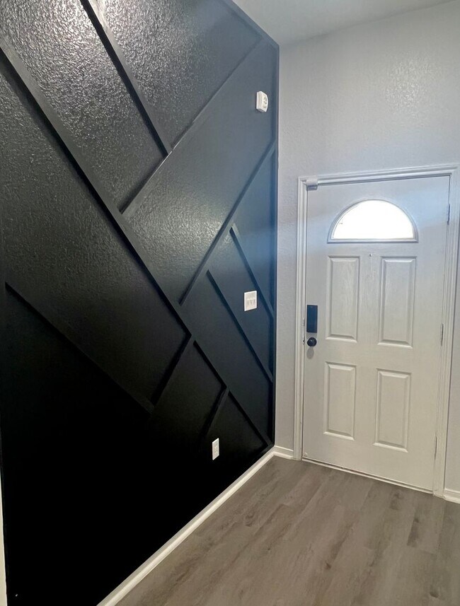 Building Photo - Updated 4 Bed Home in Killeen!