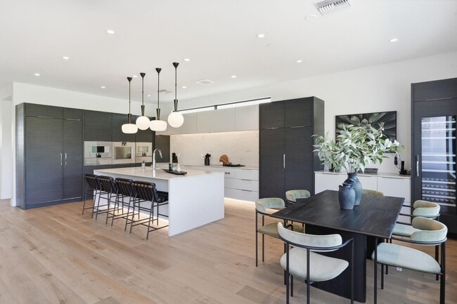 Building Photo - 4544 N Evans Dr