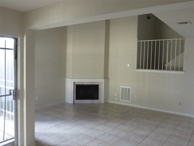 Building Photo - 4527 Terrace Manor Dr