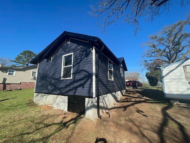 Building Photo - 686 N Norris Dr