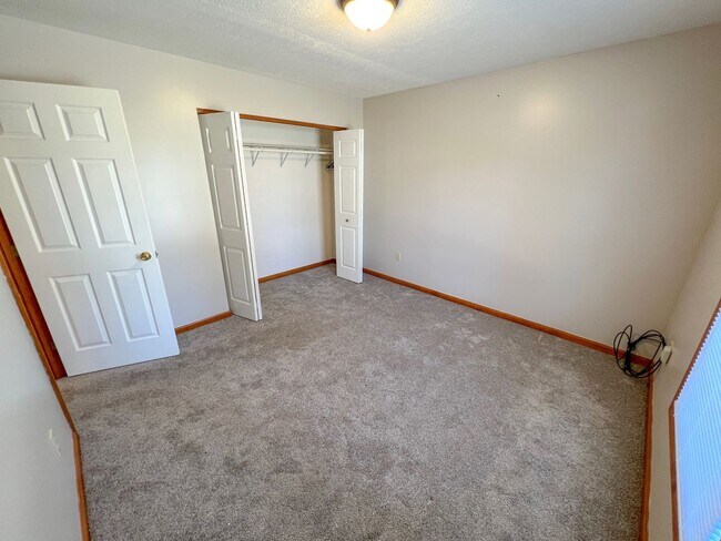 Building Photo - 681 Maple Ave