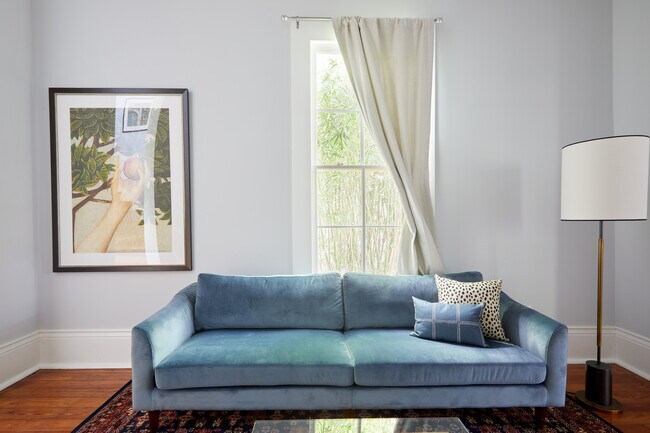 Building Photo - 4856 Magazine St