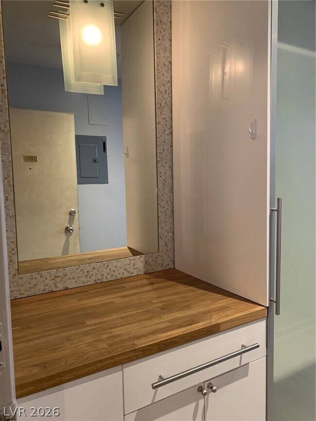 Building Photo - 3111 Bel Air Dr