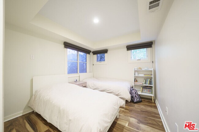 Building Photo - 642 Hermosa Ave
