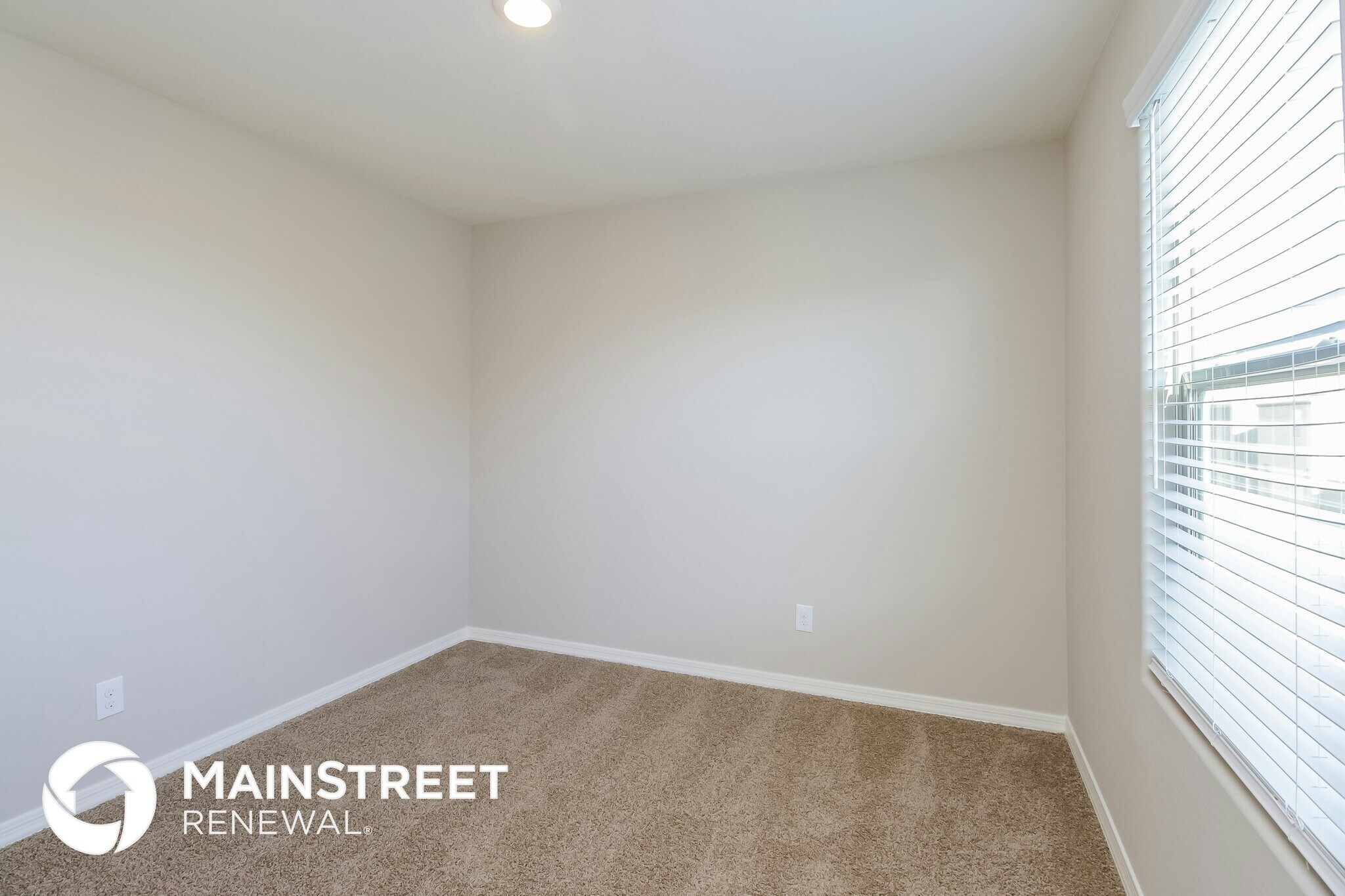 Building Photo - 8221 W Albeniz Pl