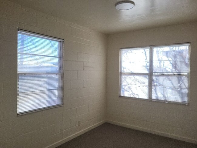 Building Photo - 915 Willow St