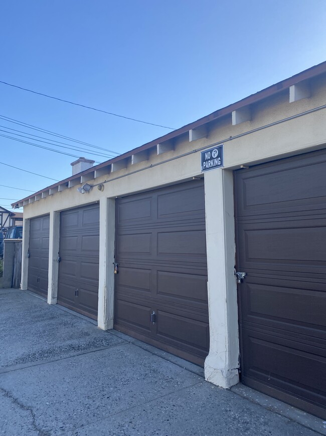 Building Photo - 1607 S Atlantic Blvd