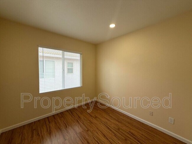 Building Photo - 1830 Persimmon Way