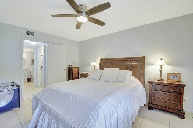 Building Photo - 3492 La Mar Ct