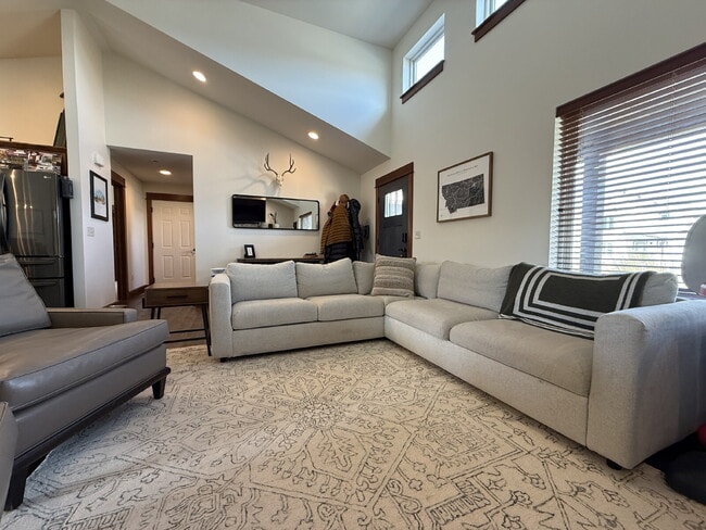 Building Photo - Stunning Single Level Home with Sprawling Fenced Yard