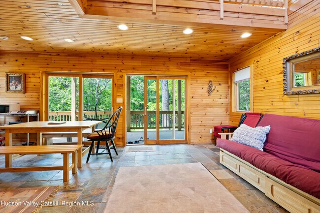 Building Photo - 537 Mossy Hill Rd