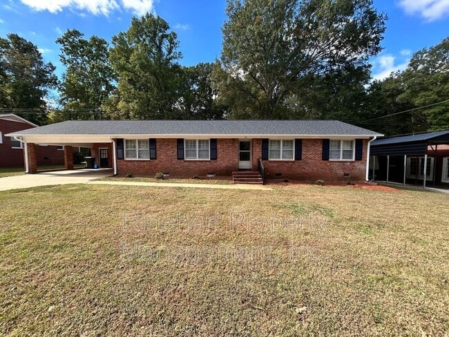 Primary Photo - 699 University Dr