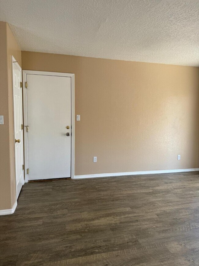 Building Photo - 10920 Tomatillo Ln SE