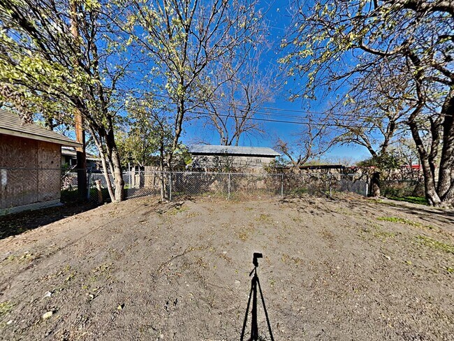 Building Photo - 1611 La Manda Blvd