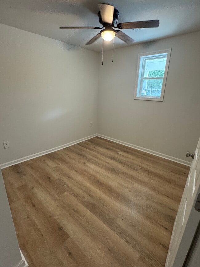 Building Photo - 125 Tigers Den Ln